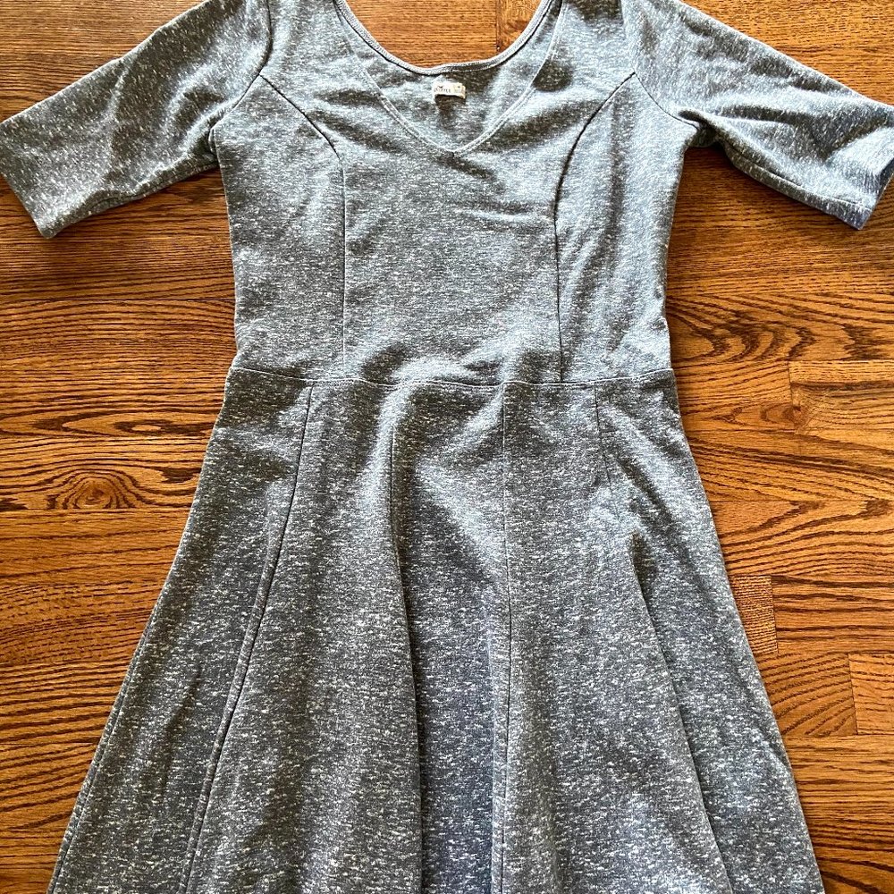 Women’s Hollister Midi Length Grey Dress (size: M)